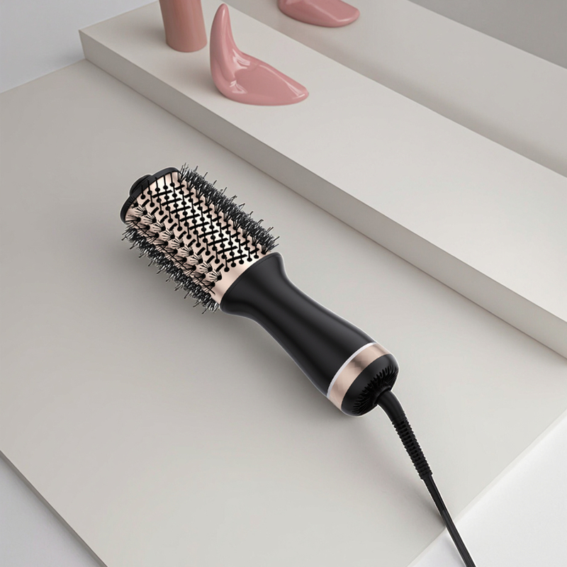 برس حرارتی هوای گرم تیتانیومی 1200 وات با 1 سال گارانتی و ولتاژ دوگانه برای حالت دادن آسان مو